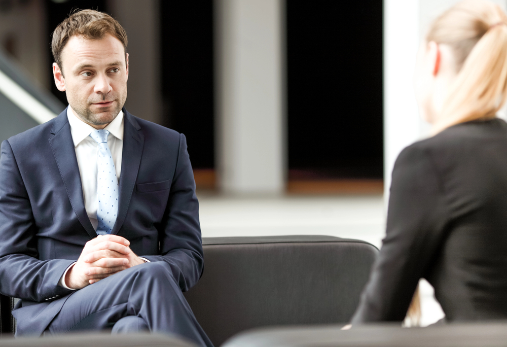 Gesprek tussen werknemer, werkgever en mediator